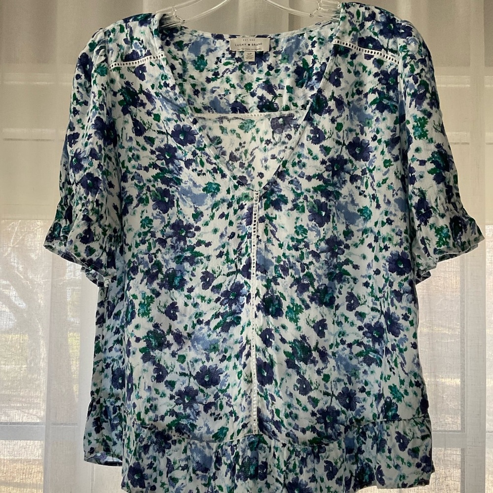 Lucky Brand floral top white blue green short sleeves size small